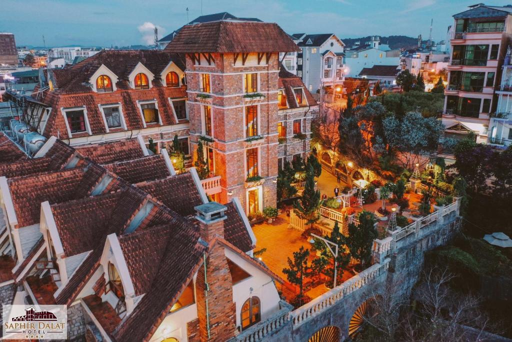 Read more about the article Khách sạn Saphir Đà Lạt – Đánh giá chất lượng, giá phòng