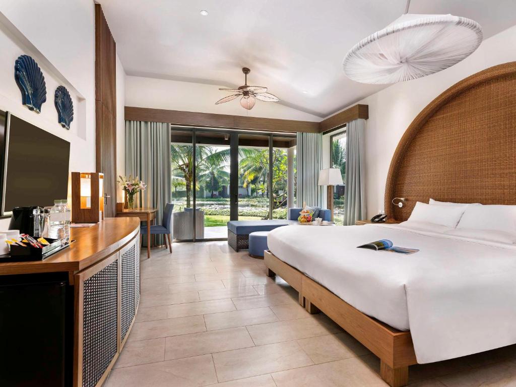 Phòng giường đôi hướng vườn tại Novotel Resort 