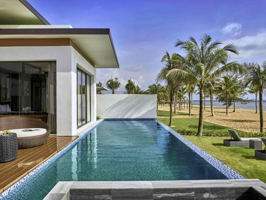Resort có hồ bơi riêng trong phòng với tầm nhìn hướng ra biển hoặc vườn